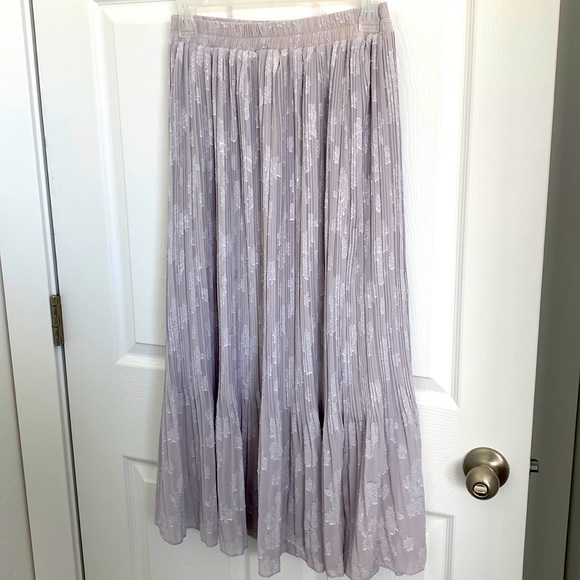 Midi length purple pleated skirt - Picture 1 of 5